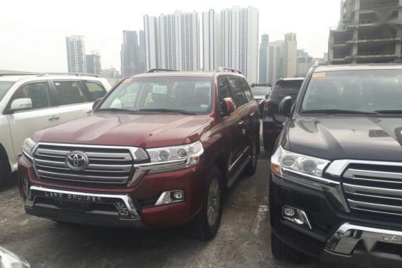Selling New Toyota Land Cruiser 2019 in Makati