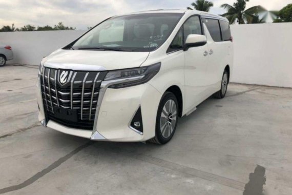 Selling White 2019 Toyota Alphard 