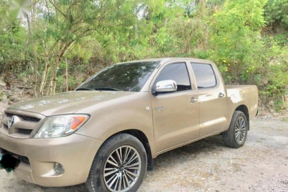 Selling Used Toyota Hilux 2006 in Consolacion