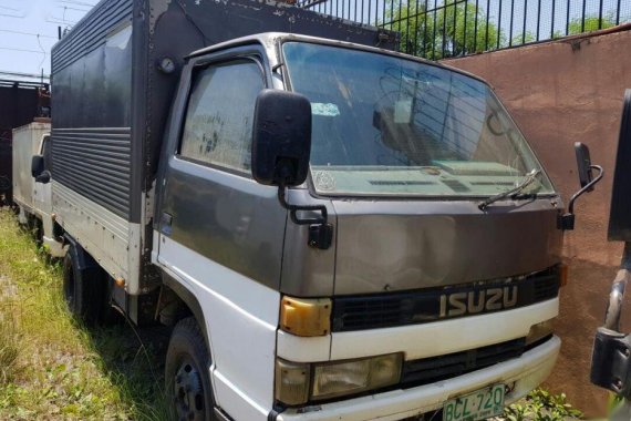 2001 Isuzu Elf for sale in Santiago