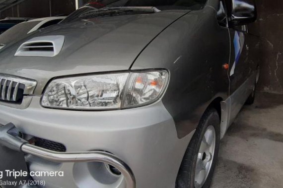 Selling Hyundai Starex 2002 Manual Diesel in Valenzuela