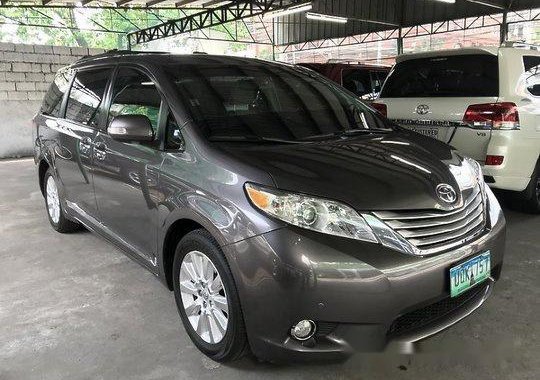 Sell Grey 2013 Toyota Sienna at Automatic Gasoline at 22000 km in Quezon City