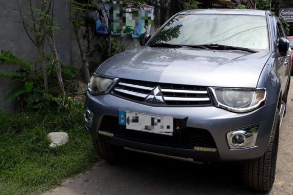 Selling 2nd Hand Mitsubishi Strada 2014 in Davao City