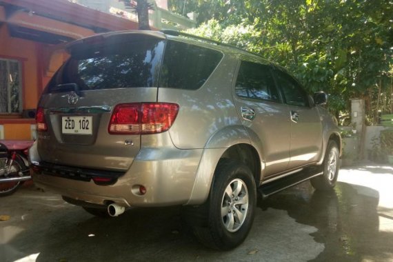 Selling 2nd Hand Toyota Fortuner 2006 Automatic Gasoline at 100000 km in Guinobatan