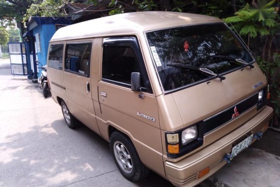 Selling 2nd Hand Mitsubishi L200 Van in Pasig