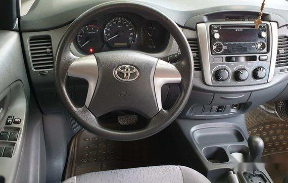 Selling Red Toyota Innova 2015 in Quezon City