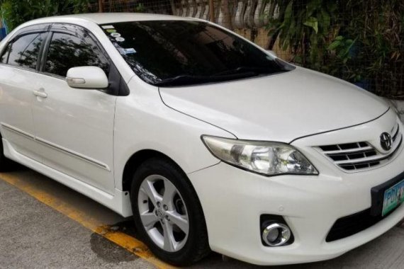 2nd Hand Toyota Altis 2011 Automatic Gasoline for sale in Mandaluyong