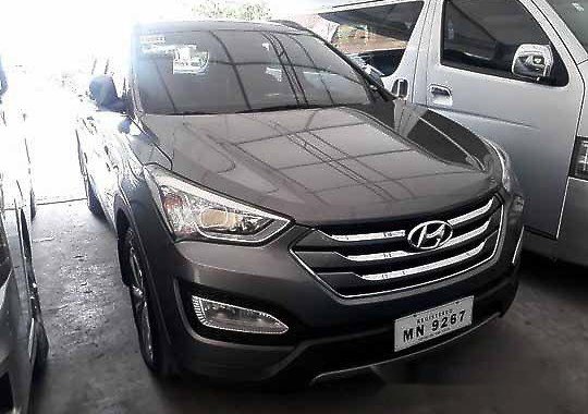 Selling Grey Hyundai Santa Fe 2015 at 84633 km 