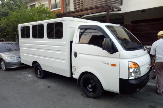 Sell 2nd Hand 2010 Hyundai H-100 at 70000 km in Pasig