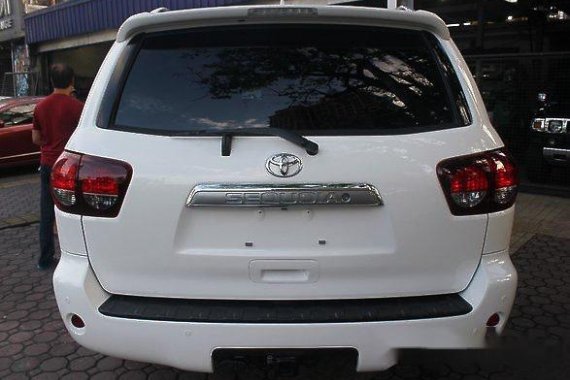 Selling White Toyota Sequoia 2018 for sale