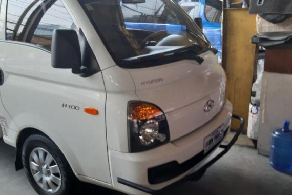 2nd Hand Hyundai H-100 2015 at 50000 km for sale in Quezon City