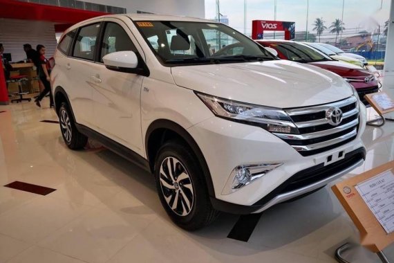 Selling Brand New Toyota Rush 2019 in Manila