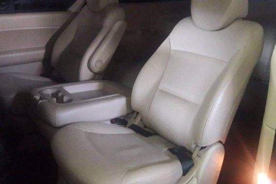 Gold Hyundai Starex 2015 at 30000 km for sale