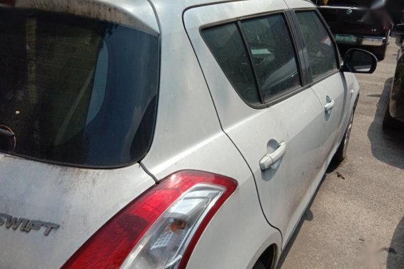 Sell 2nd Hand 2012 Suzuki Swift Hatchback in Quezon City