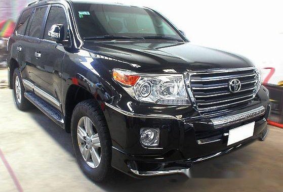 Selling Black Toyota Land Cruiser 2015 at 17000 km for sale