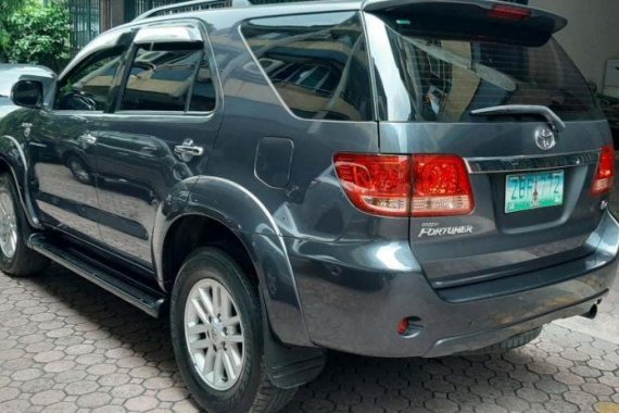 Selling 2nd Hand Toyota Fortuner 2005 Automatic Diesel at 80000 km in Manila