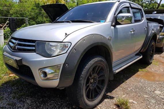 Sell Silver 2012 Mitsubishi Strada Manual Diesel in Santiago