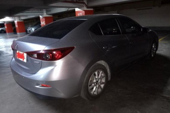 Selling 2nd Hand Mazda 3 2015 Sedan at 27000 km in Makati