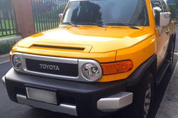 Selling Toyota Fj Cruiser 2015 Automatic Gasoline for sale in Pasig