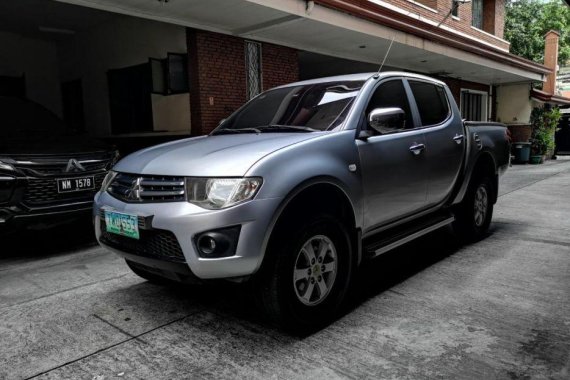 Selling 2nd Hand Mitsubishi Strada 2012 at 110000 km in Makati