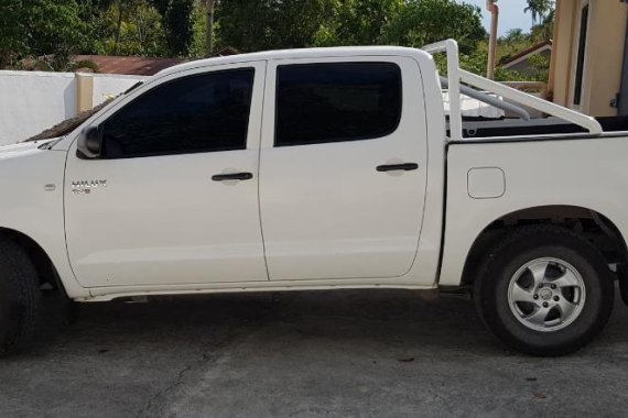 Selling 2nd Hand Toyota Hilux 2007 at 65709 km for sale