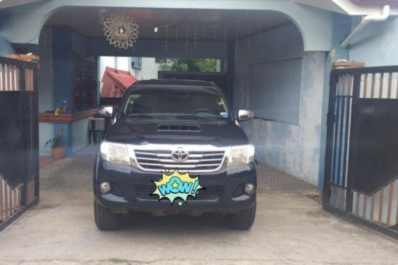 Selling Black Toyota Hilux 2012 for sale in Manual