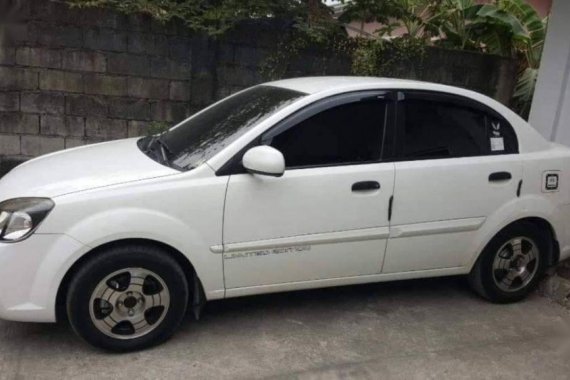 Selling White Kia Rio 2010 Manual Gasoline in Angeles