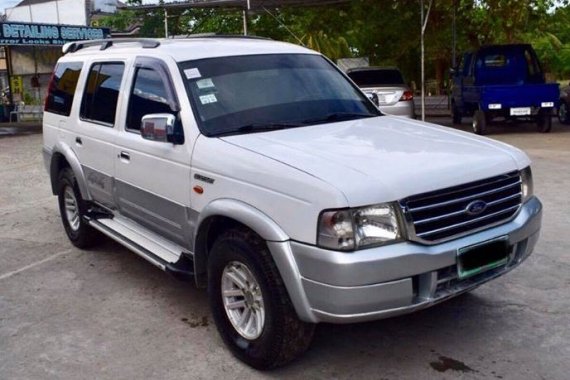 Selling Used Ford Everest 2005 at 45000 km in Sasmuan