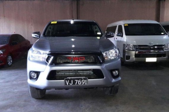 Selling 2nd Hand Toyota Hilux 2017 Manual Diesel at 32000 km in Makati