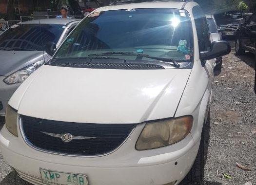 Selling 2nd Hand Chrysler Town And Country 2001 at 52000 km in Makati