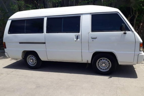 Selling Mitsubishi L300 2005 Van Manual Diesel in Las Piñas