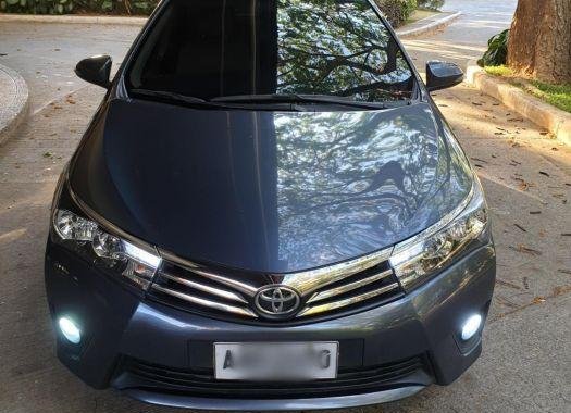 Selling 2nd Hand Toyota Corolla Altis 2015 in Angono
