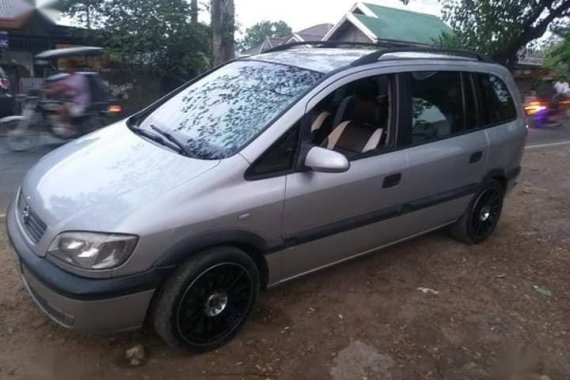 2nd Hand Chevrolet Zafira 2004 Automatic Gasoline for sale in Arayat