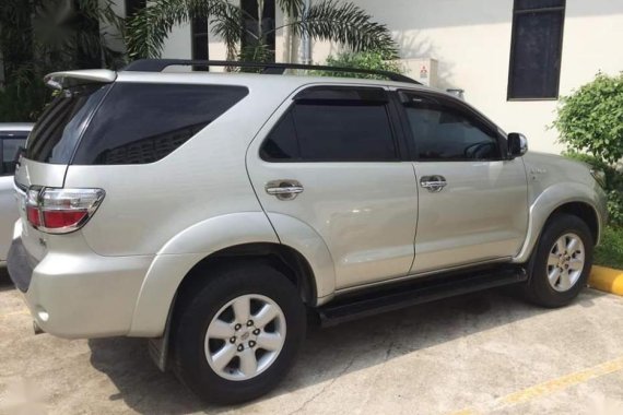 2nd Hand Toyota Fortuner 2009 at 63000 km for sale in Mandaue