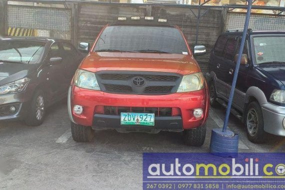 Red Toyota Hilux 2006 for sale in Automatic