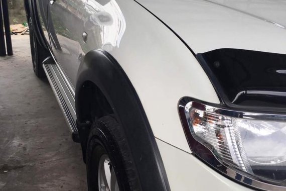 Sell 2013 Mitsubishi Strada Manual Diesel in Santiago