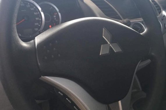 Sell 2013 Mitsubishi Strada Manual Diesel in Santiago