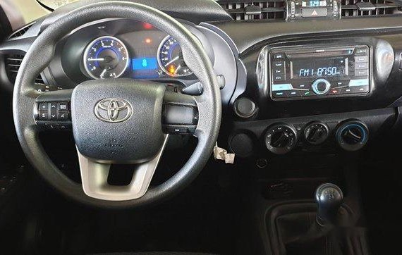 Selling Red Toyota Hilux 2018 at 8000 km in Quezon City