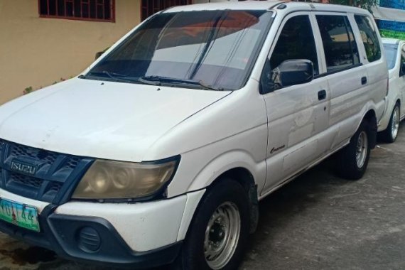 Selling Isuzu Crosswind 2011 Manual Diesel in Quezon City