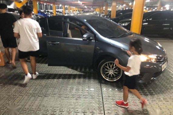 2nd Hand Toyota Altis 2014 at 61000 km for sale