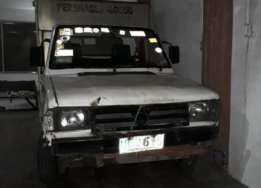 Selling 1996 Toyota Tamaraw Van in Quezon City