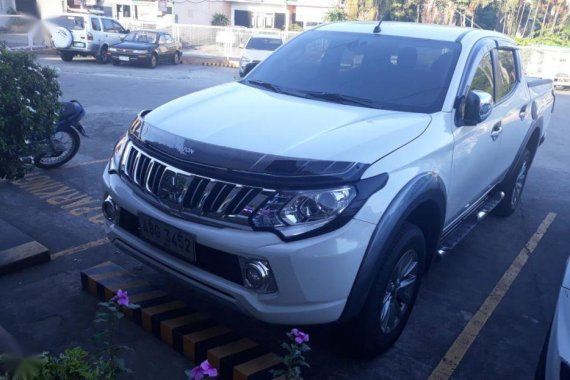 Selling 2nd Hand Mitsubishi Strada 2015 at 50000 km in Biñan