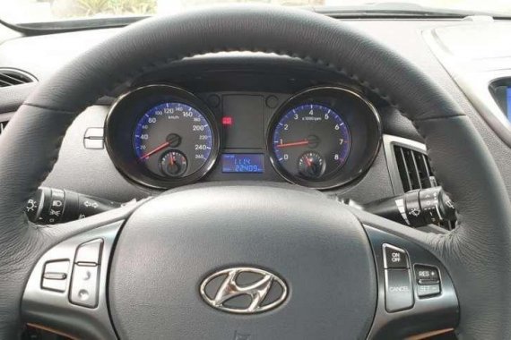 Selling 2nd Hand Hyundai Genesis 2011 in Quezon City