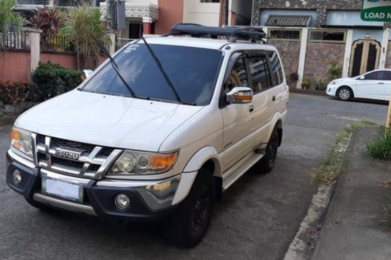2nd Hand Isuzu Sportivo 2010 Automatic Diesel for sale in Lipa