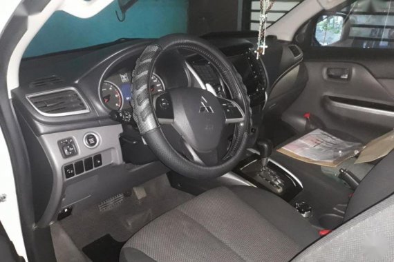 Selling 2nd Hand Mitsubishi Strada 2015 at 50000 km in Biñan