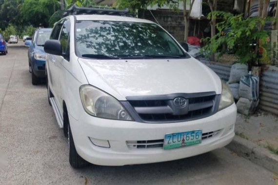 Selling 2nd Hand Toyota Innova 2005 at 114000 km in Cainta