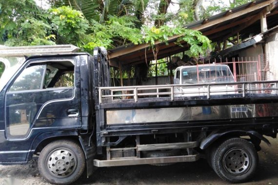 Selling 2nd Hand Isuzu Elf 2012 Manual Diesel in Cebu City