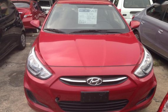 Red Hyundai Accent 2016 at 70000 km for sale in Parañaque