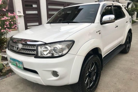 2nd Hand Toyota Fortuner 2005 Automatic Gasoline for sale in Parañaque