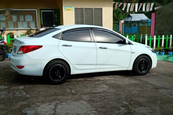 Selling Hyundai Accent 2014 Manual Diesel in Angeles